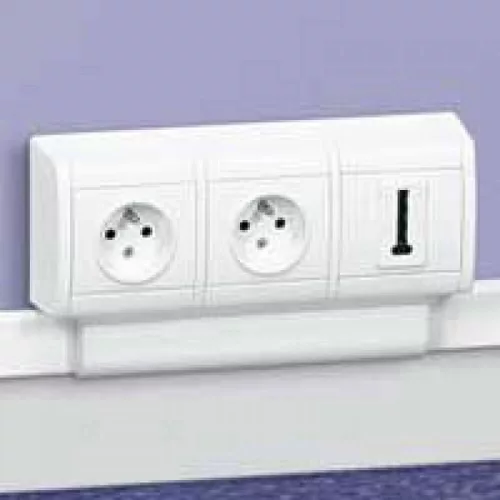 Legrand DLP mini Ø60 szerelvénykeret hármas, csatornához Legrand 031696