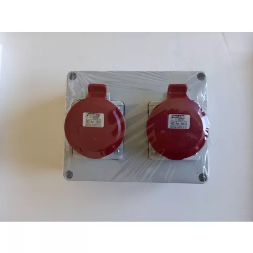 Szerelt ipari doboz 3074 + 2db 5P 32A ipari, IP44, 3066_3, Famatel S.A