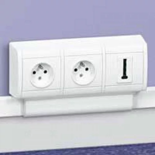 Legrand DLP mini Ø60 szerelvénykeret hármas, csatornához Legrand 031696