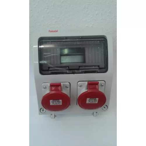 AcQUA 9 modulos szerelt ipari doboz /2db 5p 16A-380V/, 3957_95, Famatel S.A