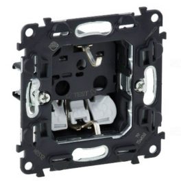   Legrand Valena InMatic 2P+F csatlakozóaljzat mechanizmus biztonsági zsaluval, rugós Legrand 753020