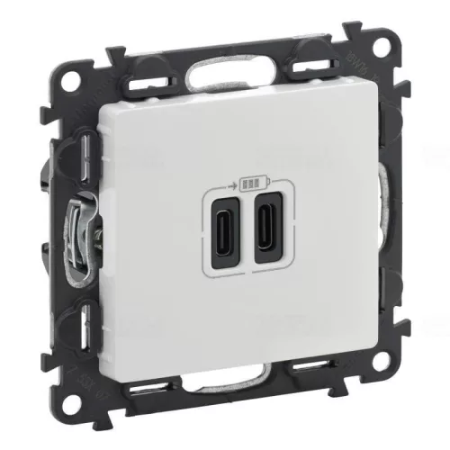 Legrand Valena Life Töltőaljzat Kettős USB C-típusú csatlakozóval, 5V–3A–15W, Túlfesz-védelem >1kW, Class II SELV, Fehér, Legrand 753107