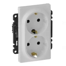   Legrand Valena Life 2x2P+F csatlakozóaljzat biztonsági zsaluval, egybeépített burkolattal, keret nélkül, rugós vezetékbekötéssel fehér, Legrand 753126