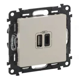   Legrand Valena Life Töltőaljzat Kettős USB C-típusú + USB A-típusú csatlakozóval, 5V–3A–15W, Túlfesz-védelem >1kW, Class II SELV, Elefántcsont, Legrand 753206