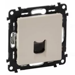   Legrand Valena Life 1xRJ45 Cat. 5e UTP csatlakozóaljzat  elefántcsont, Legrand 753240