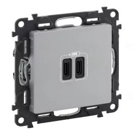   Legrand Valena Life Töltőaljzat Kettős USB C-típusú csatlakozóval, 5V–3A–15W, Túlfesz-védelem >1kW, Class II SELV, Alumínium, Legrand 753307