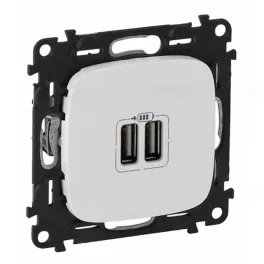   Legrand Valena Allure Kettős USB töltőaljzat, burkolattal, fehér Legrand 754995
