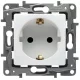 Legrand Niloé 2P+F csatlakozóaljzat (csavaros), fehér Legrand 764539