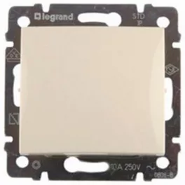   Legrand Valena egypólusú nyomó elefántcsont Legrand 774311