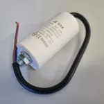 Kondenzátor üzemi 8 uF 450V+kábel CNS0021