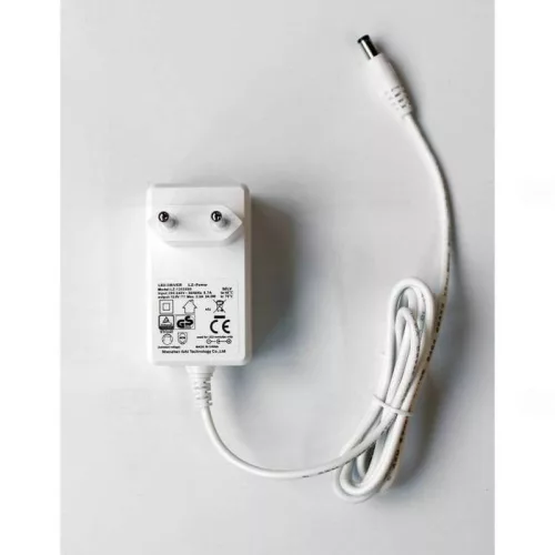 DEL1647 LED tápegység  24W 12V 2A IP20 adapter típusú delux