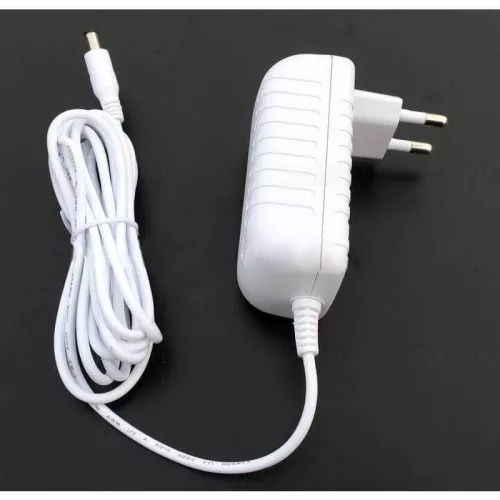 DEL1648 LED tápegység  30W 12V 2,5A IP20 adapter típusú delux