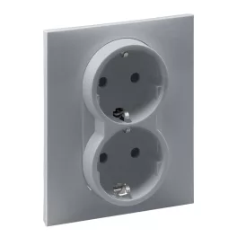   Legrand Suno 2x2P+F csatlakozóaljzat kerettel (rugós), biztonsági zsaluval, komplett, alumínium, Legrand 721326
