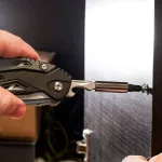 True Utility Handyone, TU181, 18 in 1, 7 cm penge, mágneses bitfej tartó, 9 féle bitfej, rozsdamentes acélváz, eluxált alumínium fogantyú, TU181