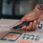 True Utility Modern Keychain Knife, TU7060N, 4 cm rozsdamentes acél penge, multifunkcionális, eloxált alumínium markolat, TU7060N